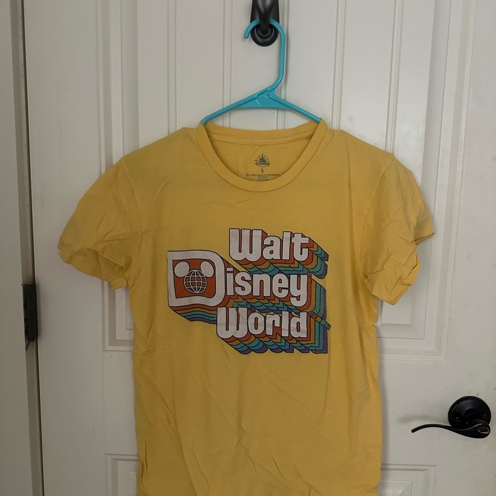 Walt Disney World Shirt Retro Yellow Crew Neck Short Sleeve Women’s Small